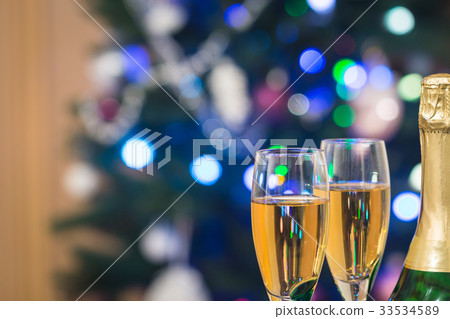 champagne glass and bottle 33534589