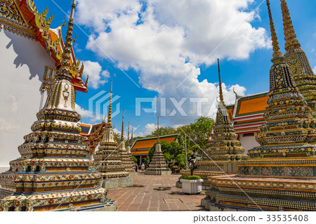 曼谷,Wat Pho,開花的菩薩菩薩寺廟 曼谷,Wat Pho,開花的菩薩菩薩寺廟 33535408
