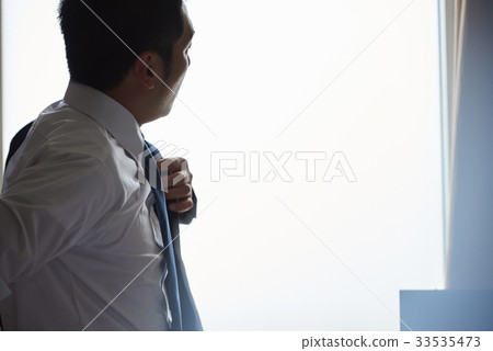 Businessman who makes dressing Businessman who makes dressing 33535473