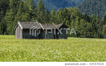 Three Cabins in Meadow Stanzach Three Cabins in Meadow Stanzach 33537419
