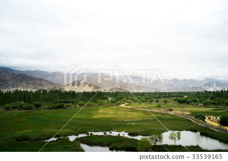 Natural landscape from Shey palace 33539165