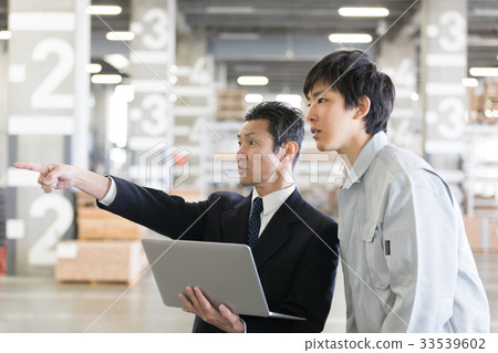 Logistics warehouse Working people Logistics warehouse Working people 33539602