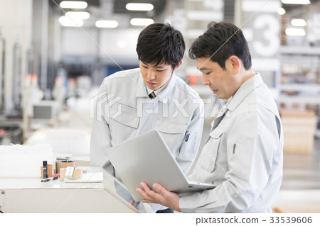 Logistics warehouse Working people 33539606