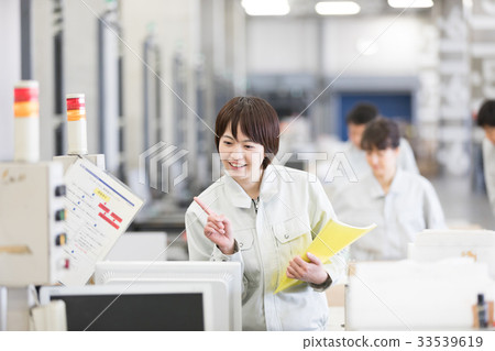 Logistics warehouse Working people Logistics warehouse Working people 33539619