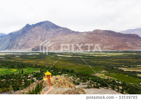 Natural landscape in Nubra valley Natural landscape in Nubra valley 33539785