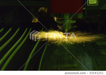 The fiber  laser cutting machine  33541251