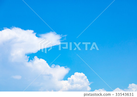 A midsummer sky Plum period sunny clouds Copy space Wide copy space General-purpose sky A midsummer sky Plum period sunny clouds Copy space Wide copy space General-purpose sky 33543631