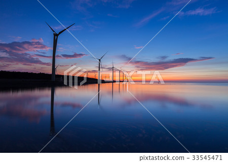 美麗的海景，太平台中著名旅遊風景區高美當地秀麗美麗的太陽天空天空 33545471