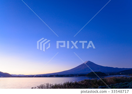 [Yamanashi] Lake Kawaguchi to Mt. Fuji in autumn 33548717