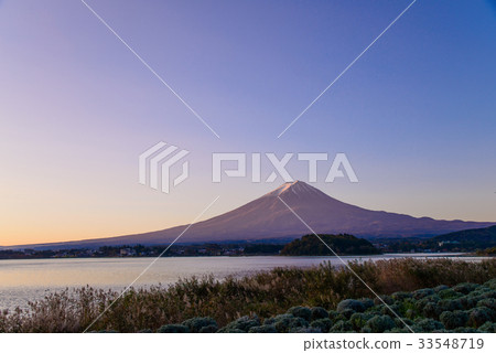 [Yamanashi] Lake Kawaguchi to Mt. Fuji in autumn 33548719