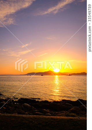 Sunset in the Seto Inland Sea 33549789