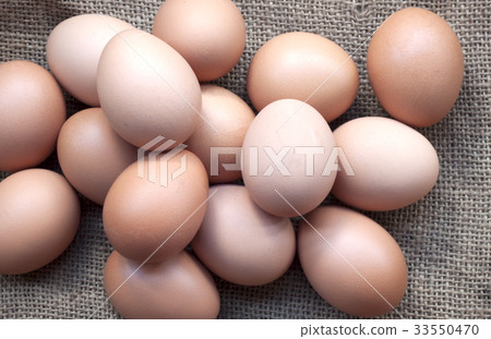 Hen eggs basket / fresh farmer's eggs Hen eggs basket / fresh farmer's eggs 33550470