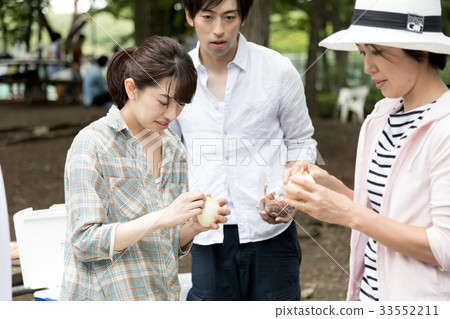 Outdoor barbecue 33552211