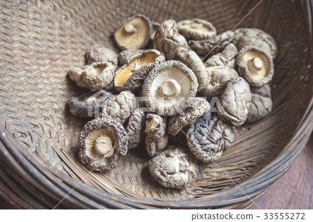 Dried mushroom in a basket Dried mushroom in a basket 33555272