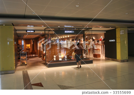 Duty Free Shop, Hong Kong, China 33555699