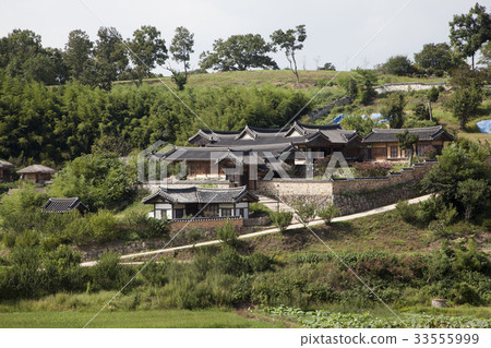 Yangdong Folk Village, Gyeongju City, Gyeongbuk Province 33555999