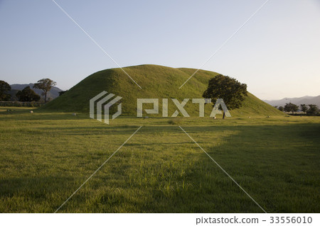 Daeleung, Gyeongju, Gyeongbuk 33556010