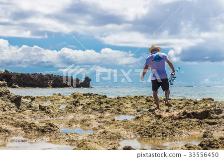 Walk the coastline of Okinawa 33556450