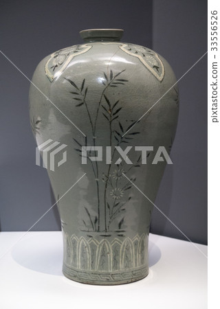 Goryeo Celadon, National Museum of Korea, Yongsan-gu, Seoul Goryeo Celadon, National Museum of Korea, Yongsan-gu, Seoul 33556526