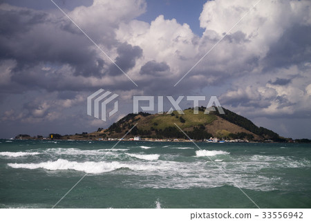 Byeongdo, Jeju Island 33556942
