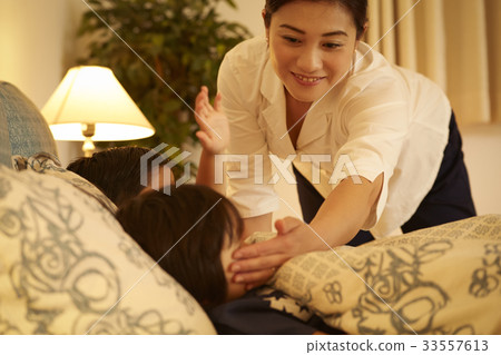 A woman who sleeps A woman who sleeps 33557613