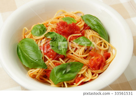 Basil tomato pasta Basil tomato pasta 33561531