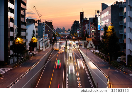 Highway and cityscape just before sunrise, Route 246 Yoga 1 33563553