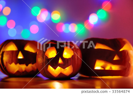 Halloween pumpkins head jack-o-lanterns  33564874