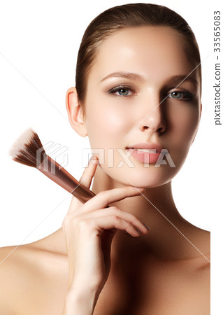 Beauty girl with makeup. Spa woman. Cosmetics 33565083