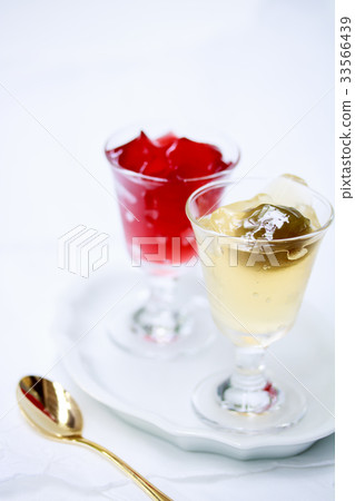 Liquor jelly, wine and plum wine 33566439