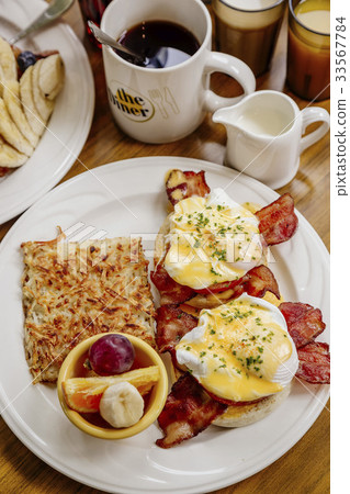 fried egg and bacon fried egg and bacon 33567784