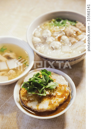 oil pancake and meat ball soup 33568141