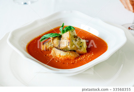 tomato soup 33568355