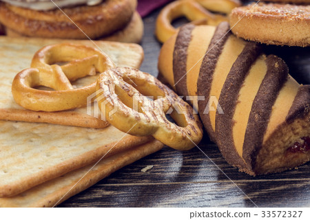 Biscuits on table 33572327