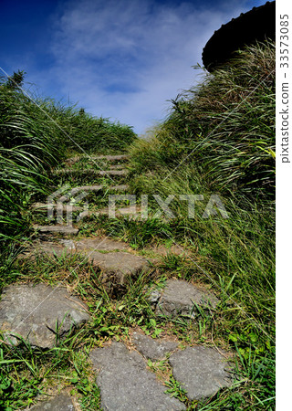 Mountain road stairs scenery mountain view Taiwan Yangming Mountain Taipei plant sky blue sky cloud mountain climbing mountain climbing outdoor activities leisure activities 33573085