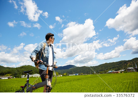 Bicycle, young man, Gongju-si, Chungnam 33576372