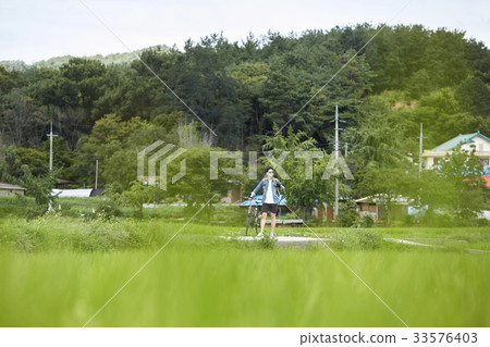 Bicycle, young man, Gongju-si, Chungnam 33576403