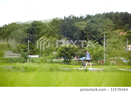 Bicycle, young man, Gongju-si, Chungnam 33576404