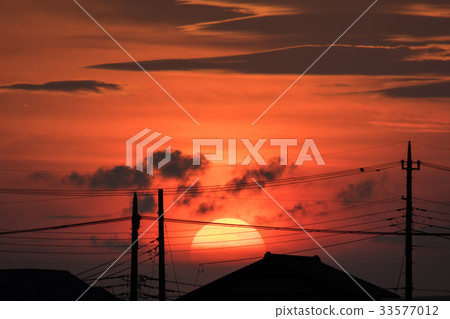 Sunset and roof 33577012