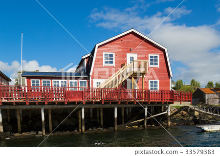 Norway, island of Nusfjord Norway, island of Nusfjord 33579383