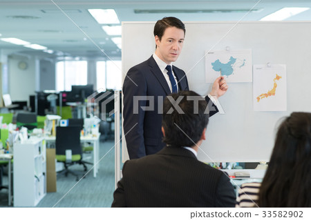 Global business office image 33582902