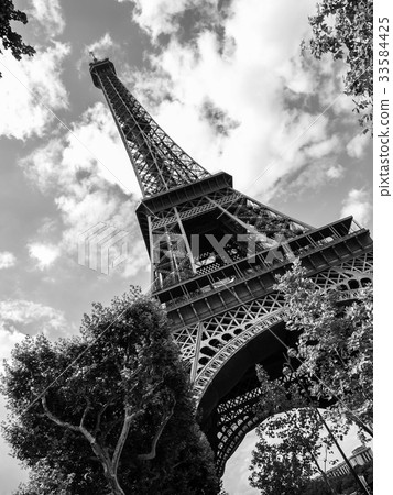 Eiffel tower detail Eiffel tower detail 33584425