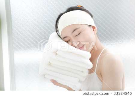 Life with a towel 33584840