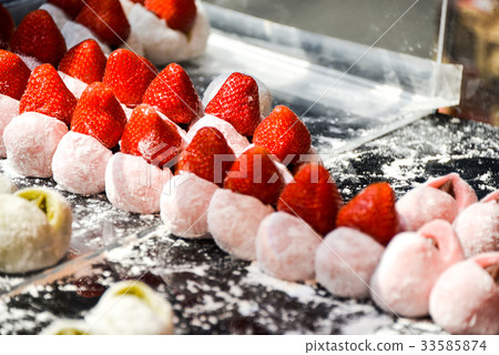 Strawberry Daifuku Strawberry Daifuku 33585874