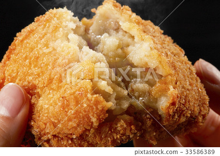 新鮮炸牛肉炸丸子 新鮮炸牛肉炸丸子 33586389