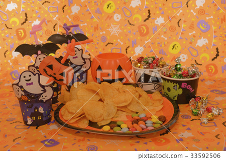 Halloween objects 33592506
