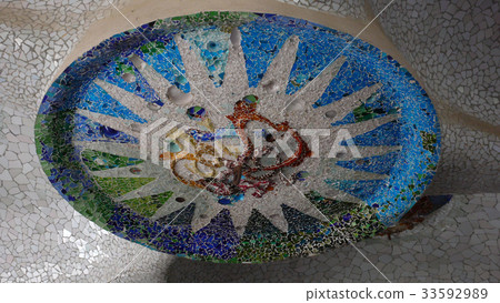 高迪,Guell公園,巴塞羅那,加泰羅尼亞,西班牙 高迪,Guell公園,巴塞羅那,加泰羅尼亞,西班牙 33592989