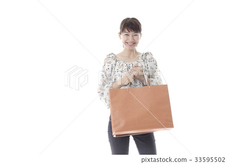 Women in shopping image Women in shopping image 33595502