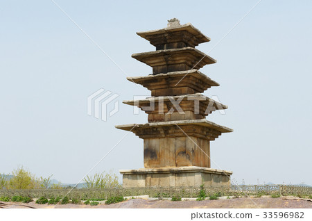 Iksan Wanggungri Five Storey Pagoda (National Treasure No. 289), Iksan City, Jeonbuk Province Iksan Wanggungri Five Storey Pagoda (National Treasure No. 289), Iksan City, Jeonbuk Province 33596982