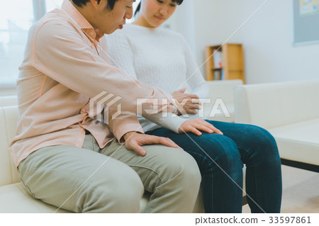 gravid, pregnancy, pregnant 33597861